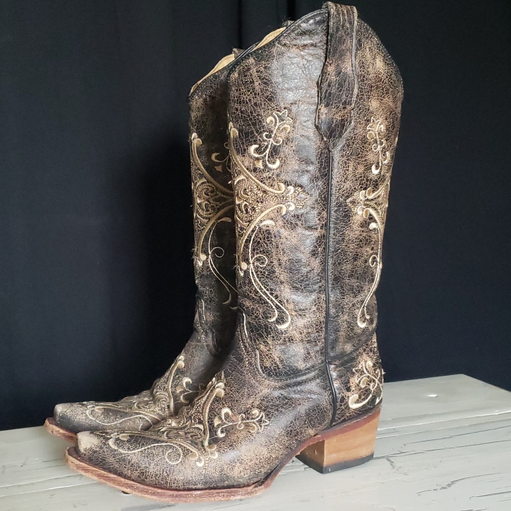Circle G Women's 'Crackle Bone' Embroidery Western Boots - size 6.5 W